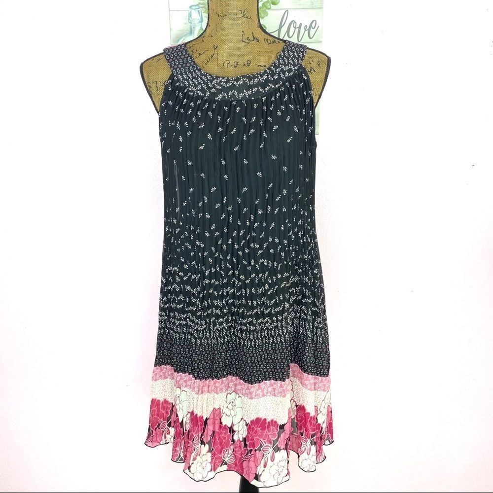 True Envy Dress Floral Accordion‎ Sleeveless Trapeze Shift Size 6 Black Pink